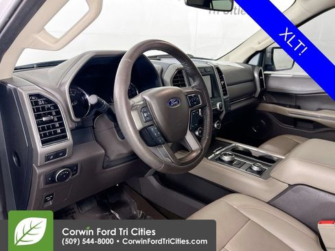Used 2020 Ford Expedition Max XLT w/ Equipment Group 202A AWD/4WD image 3