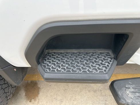 Used 2024 Chevrolet Silverado 2500 High Country w/ Technology Package image 39