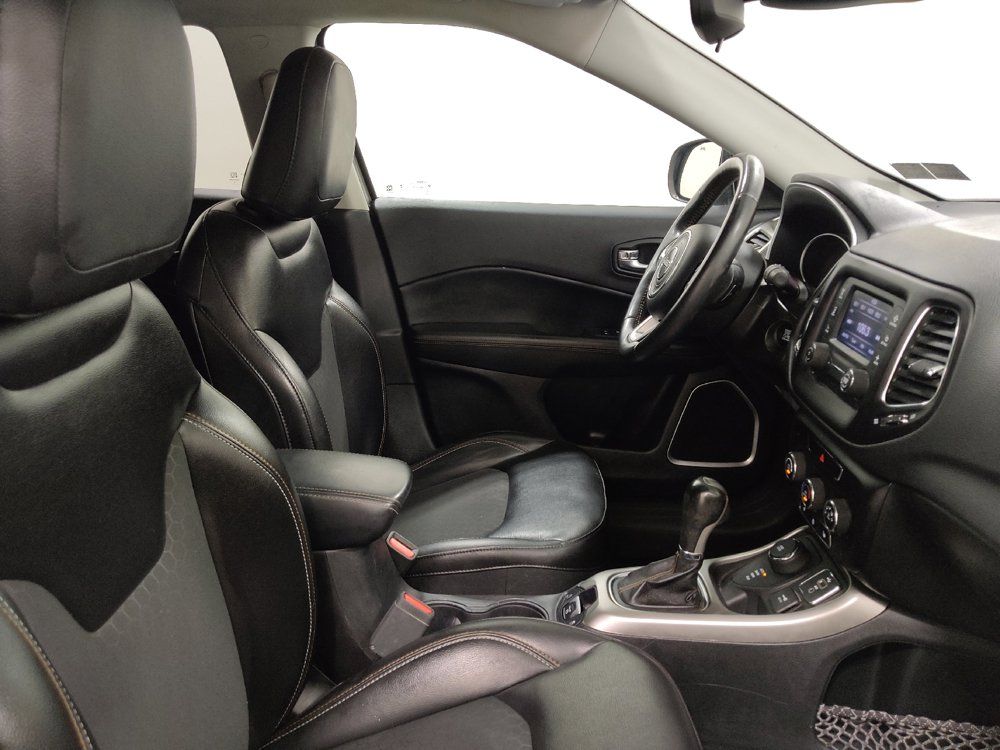 Used 2018 Jeep Compass Latitude w/ Cold Weather Group AWD/4WD image 21