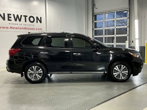 Used 2020 Nissan Pathfinder SV image 41