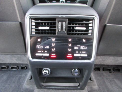 Used 2021 Porsche Cayenne GTS AWD/4WD image 23