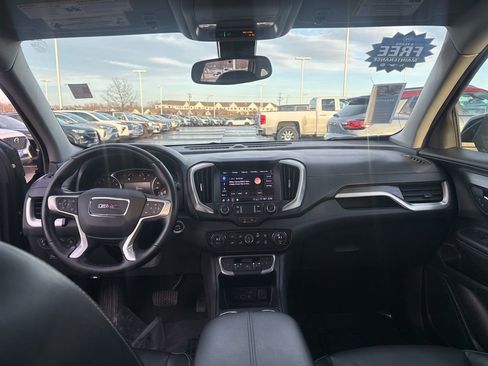 Used 2024 GMC Terrain SLT image 37
