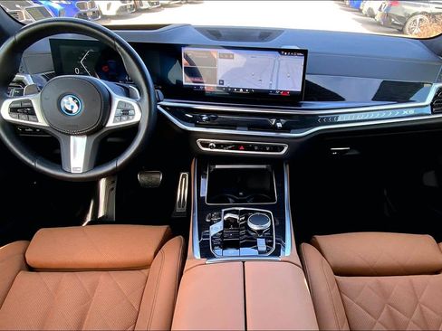 Used 2025 BMW X5 xDrive50e w/ M Sport Package image 14