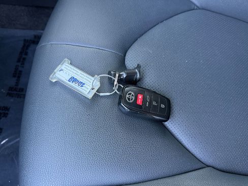 Used 2025 Toyota Grand Highlander XLE image 22