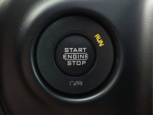 Used 2020 Jeep Wrangler Unlimited Sahara AWD/4WD image 34