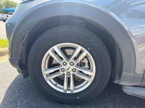 Used 2023 Ford Explorer XLT RWD image 13