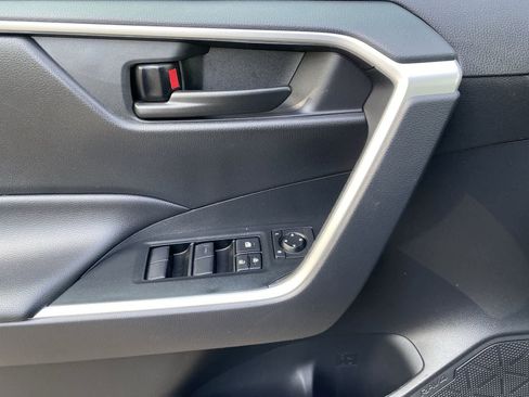 Used 2025 Toyota RAV4 LE image 16