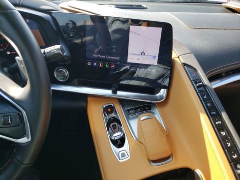 Used 2021 Chevrolet Corvette Stingray Preferred Cpe w/ Body-Color Dual Roof Package image 18