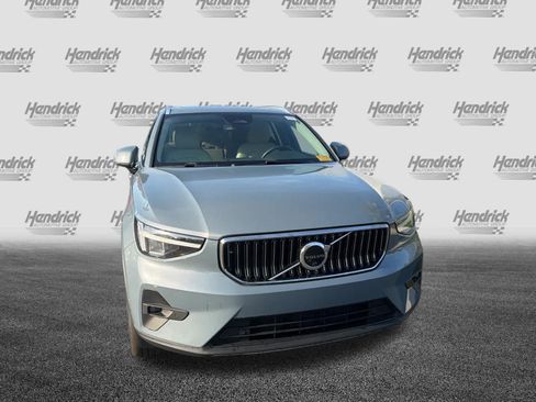 Used 2023 Volvo XC40 B5 Plus w/ Protection Package Premier AWD/4WD image 5