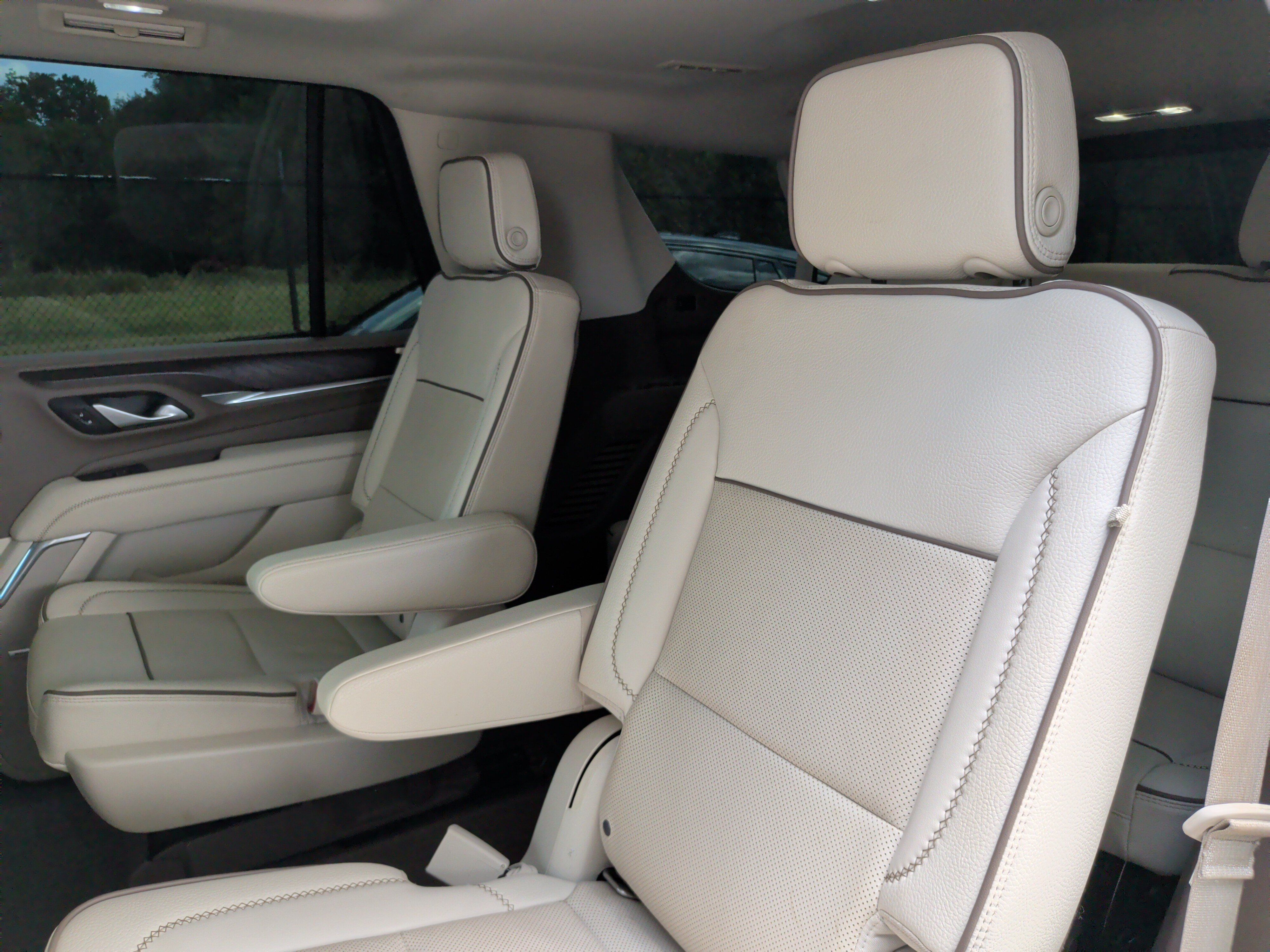 Used 2022 GMC Yukon Denali RWD image 35