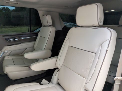 Used 2022 GMC Yukon Denali RWD image 35