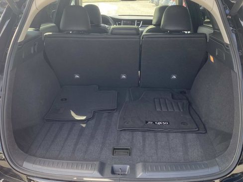Certified 2025 INFINITI QX50 Luxe image 8