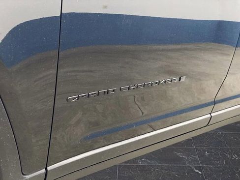 New 2025 Jeep Grand Cherokee L Limited w/ Black Appearance Package image 40