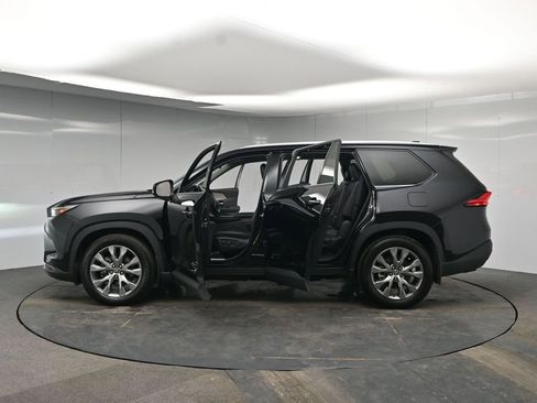 Used 2024 Toyota Grand Highlander Limited image 46