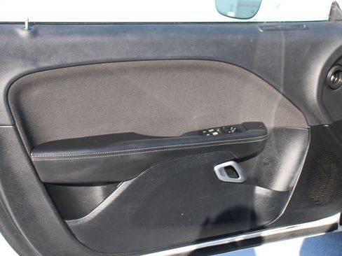 Used 2016 Dodge Challenger SXT image 10
