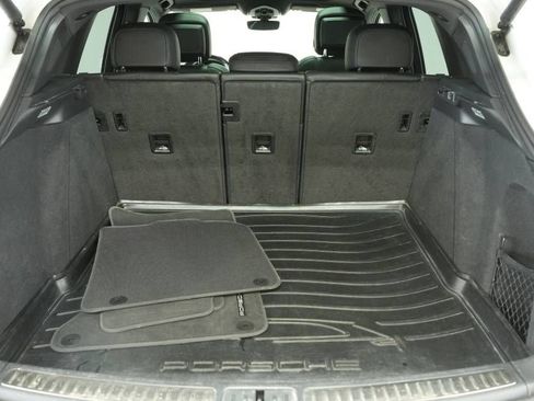 Certified 2021 Porsche Macan image 29