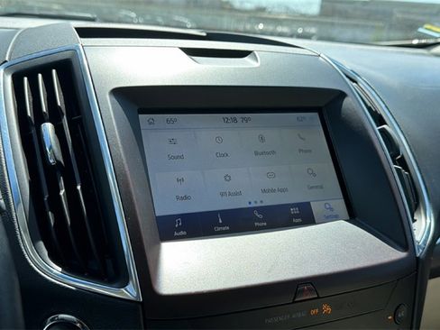 Used 2020 Ford Edge Titanium image 30