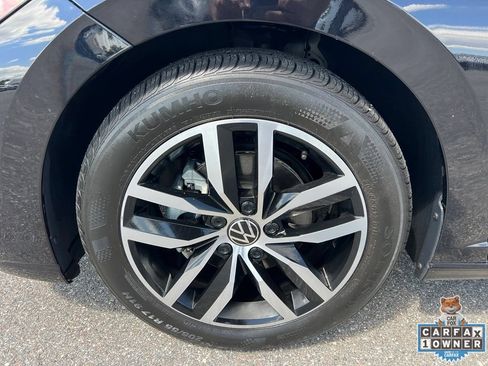 Used 2025 Volkswagen Jetta SE FWD image 14