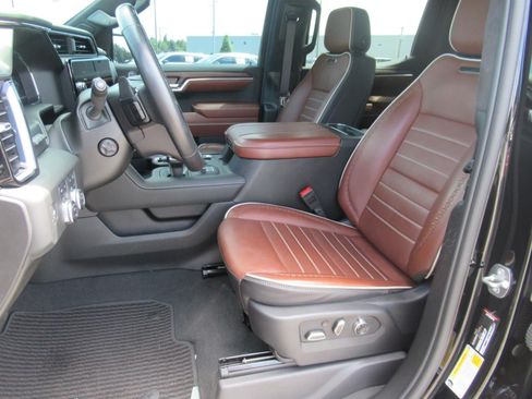Used 2024 GMC Sierra 1500 Denali Ultimate AWD/4WD image 19