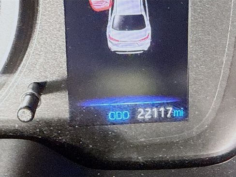 Used 2022 Toyota Corolla LE image 16