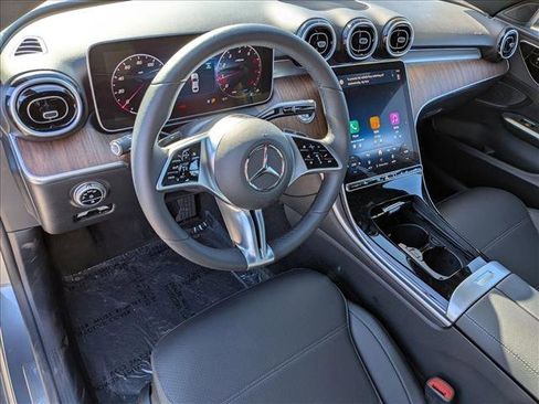Used 2025 Mercedes-Benz C 300 4MATIC Sedan image 3