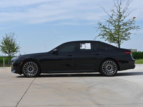 Certified 2025 BMW 760i xDrive w/ Executive Package AWD/4WD image 6