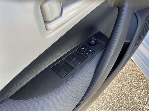 Used 2023 Toyota Corolla LE image 18