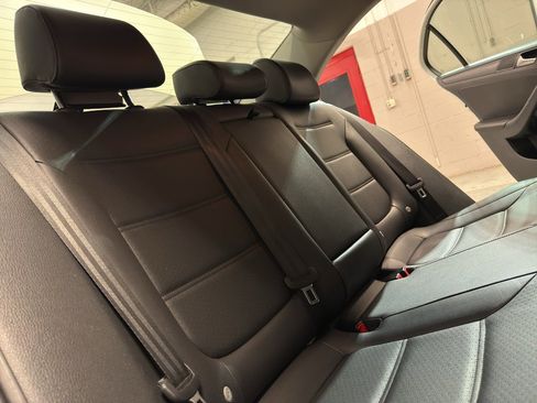Used 2014 Volkswagen Jetta SE image 25