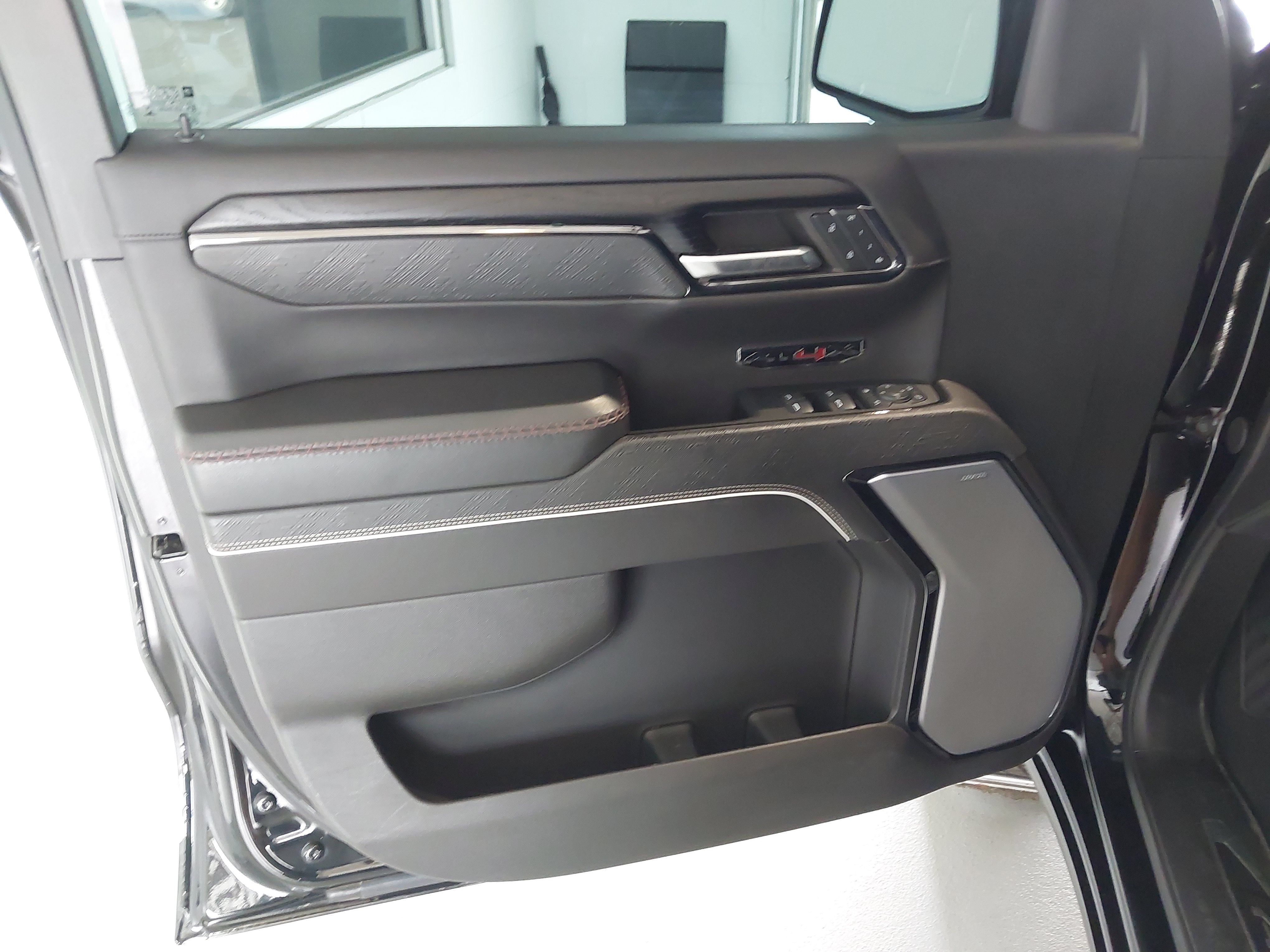 Used 2024 GMC Sierra 1500 AT4X AWD/4WD image 25