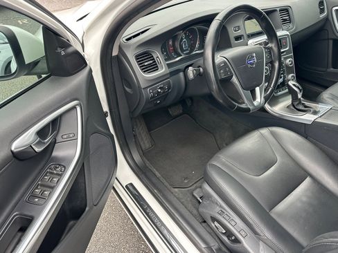 Used 2015 Volvo V60 T5 Premier image 6