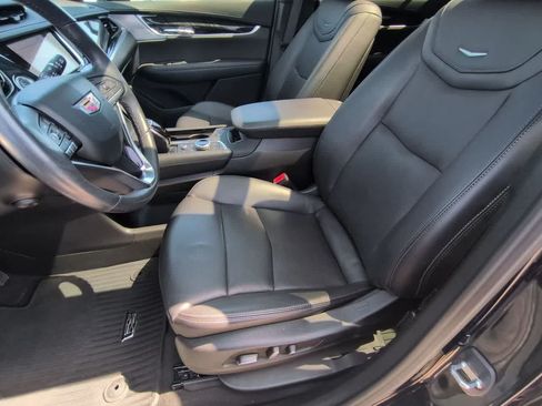 Used 2023 Cadillac XT6 Premium Luxury AWD/4WD image 16