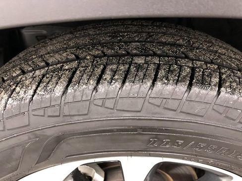 Used 2023 Toyota Corolla Cross XLE w/ Convenience Package image 30