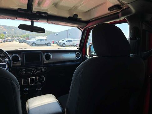 Used 2020 Jeep Wrangler Unlimited Sahara AWD/4WD image 14