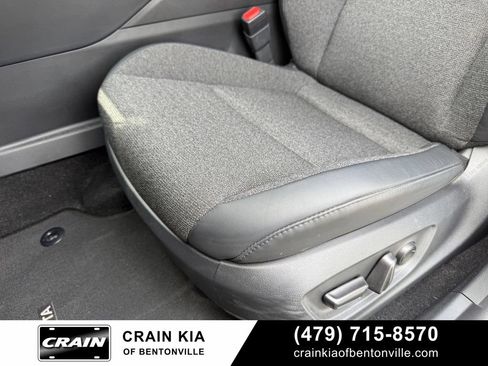 Used 2023 Toyota Crown AWD/4WD image 23