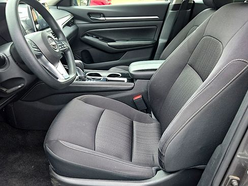 Used 2023 Nissan Altima 2.5 SV image 6