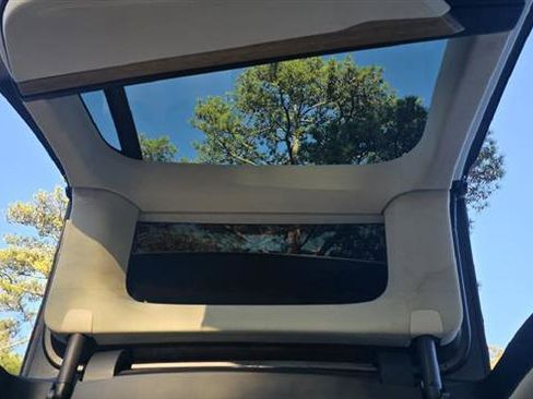 Used 2018 Tesla Model X 75D image 34