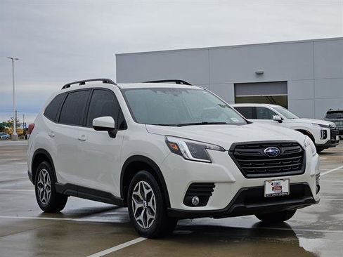 Certified 2023 Subaru Forester Premium image 2