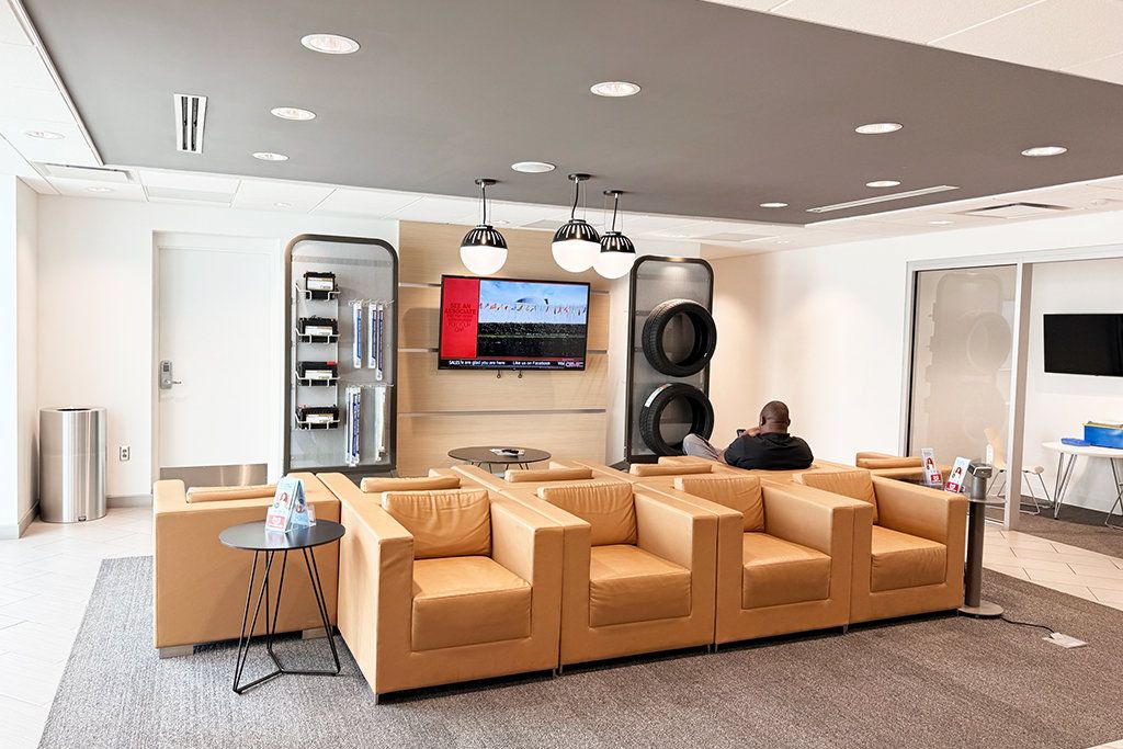 Used 2019 Chevrolet Traverse LT w/ LT Premium Package AWD/4WD image 34