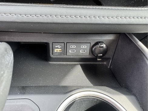 Used 2023 Toyota Highlander XLE AWD/4WD image 24