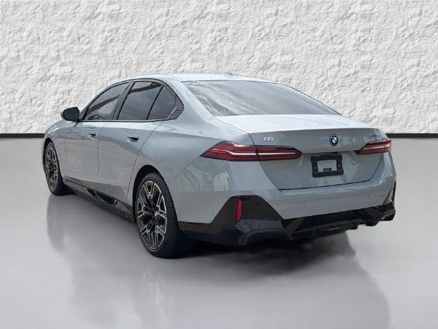 Used 2026 BMW i5 eDrive40 w/ M Sport Package RWD image 5