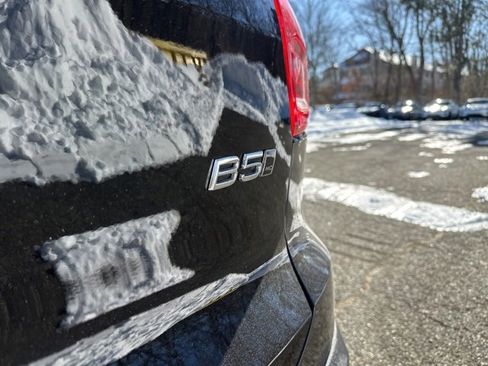 Certified 2025 Volvo XC40 B5 Core image 39