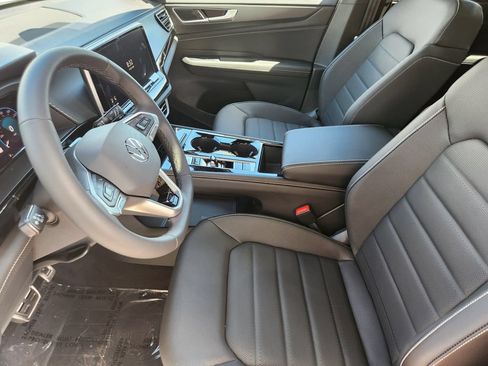 New 2026 Volkswagen Atlas Cross Sport SEL R-Line AWD/4WD image 3