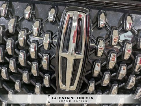 Certified 2025 Lincoln Aviator Black Label image 9