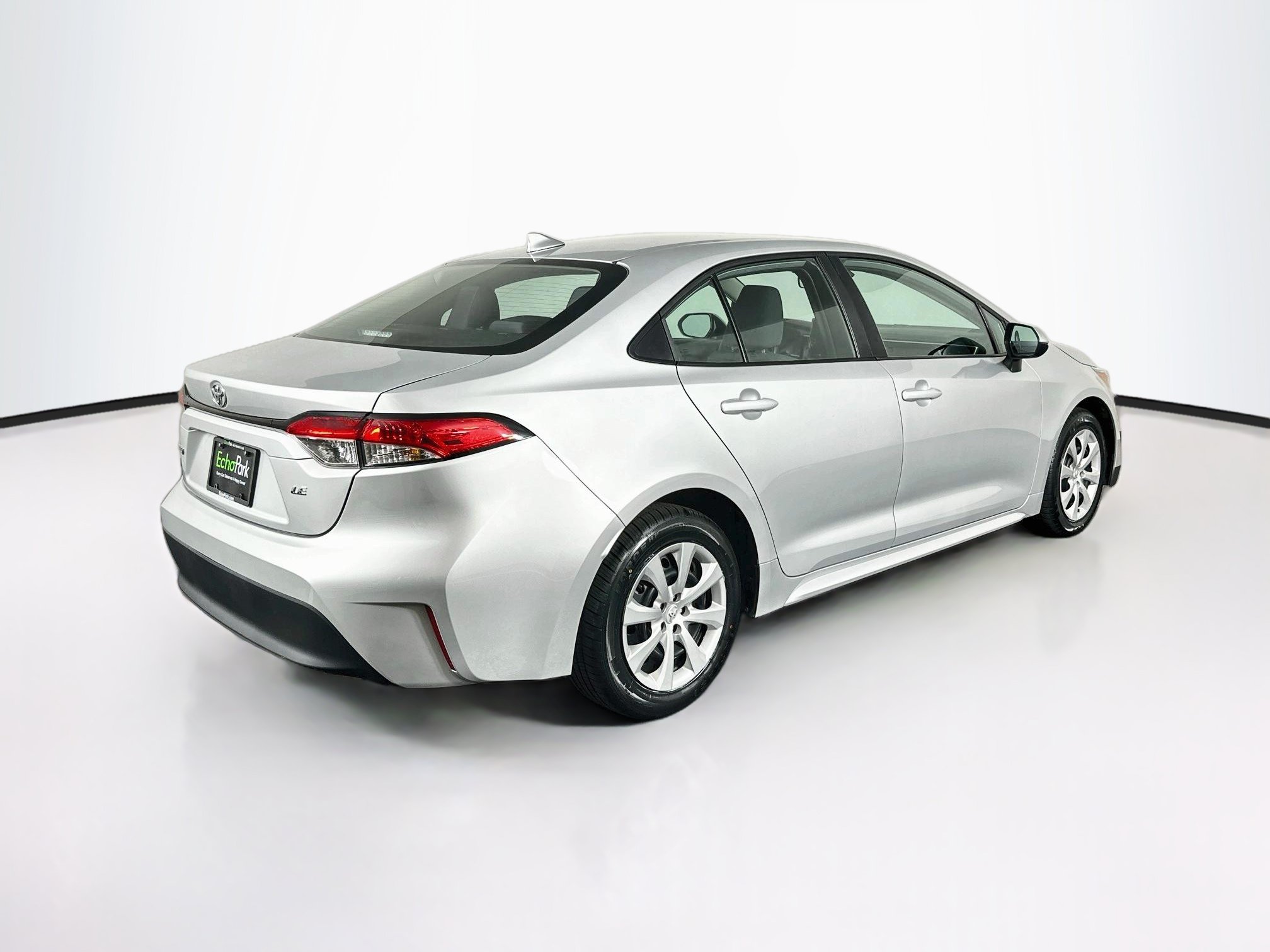 Used 2025 Toyota Corolla LE FWD image 9