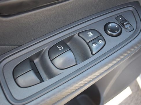 Used 2025 Nissan Versa S FWD image 12