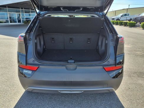 Used 2023 Chevrolet Bolt EUV LT image 11