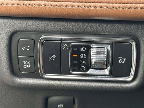 Used 2023 Lincoln Nautilus Reserve AWD/4WD image 21