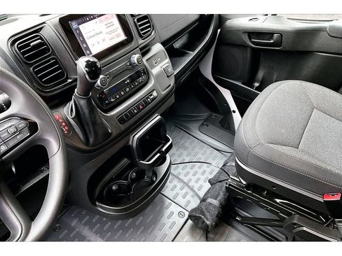 Used 2025 RAM ProMaster 2500 w/ Convenience Group image 17