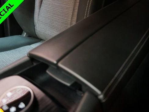 Used 2022 Nissan Rogue SV image 21