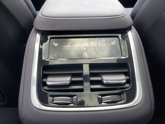 Certified 2025 Volvo XC90 B5 Ultra AWD/4WD image 31